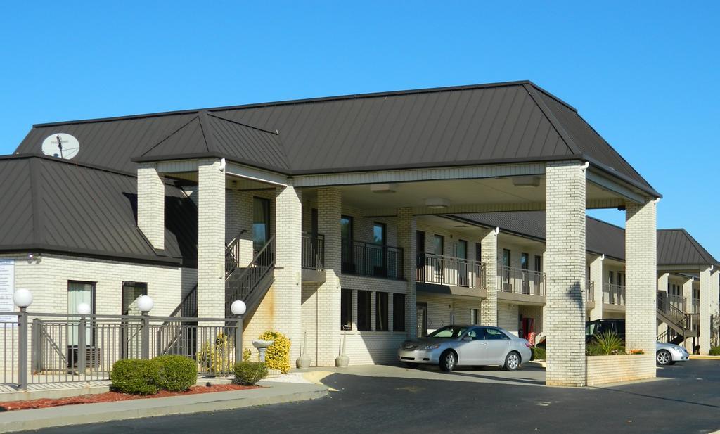 Deluxe Inn And Suites York Екстериор снимка